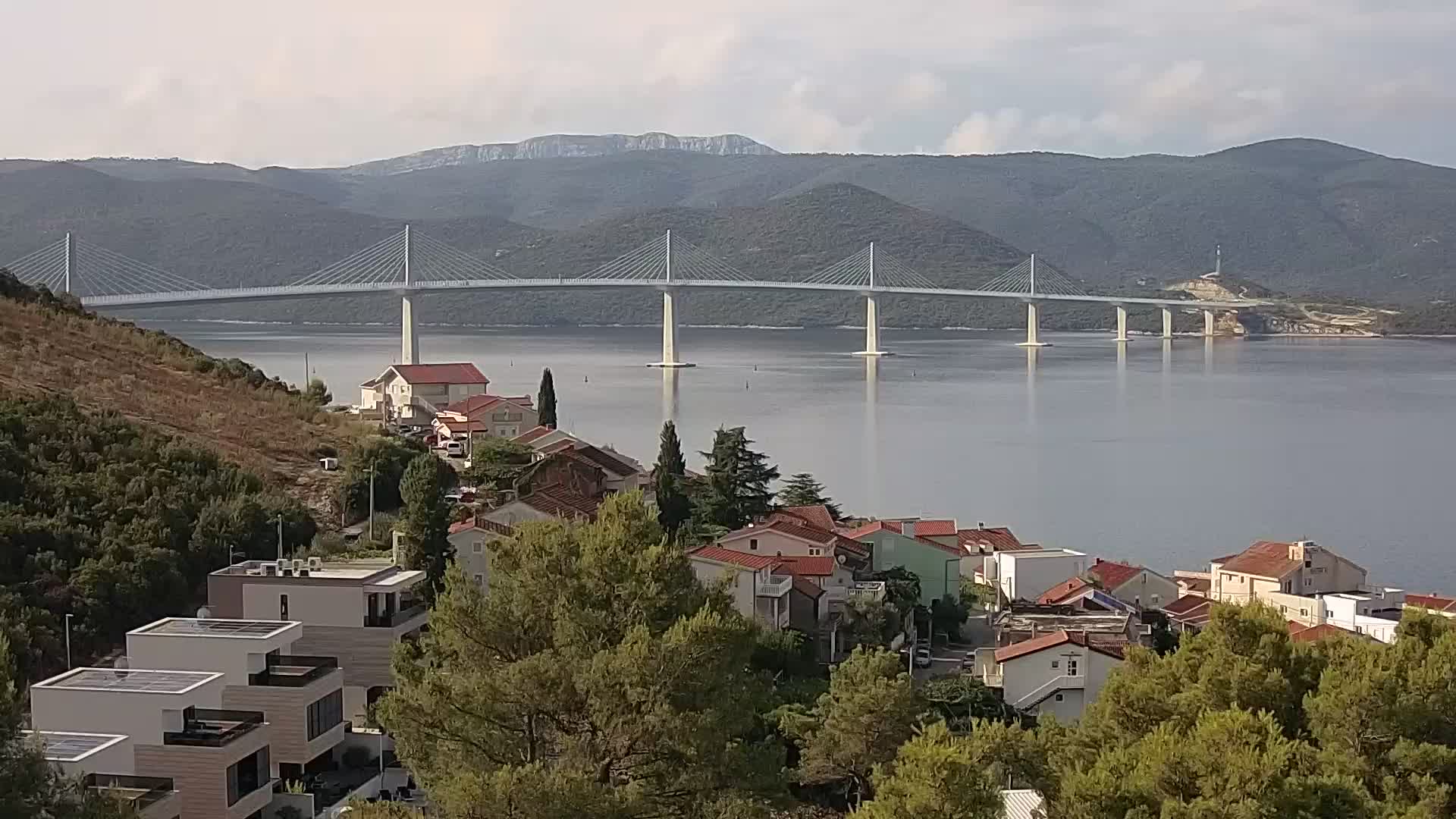 Webcam building Pelješac bridge