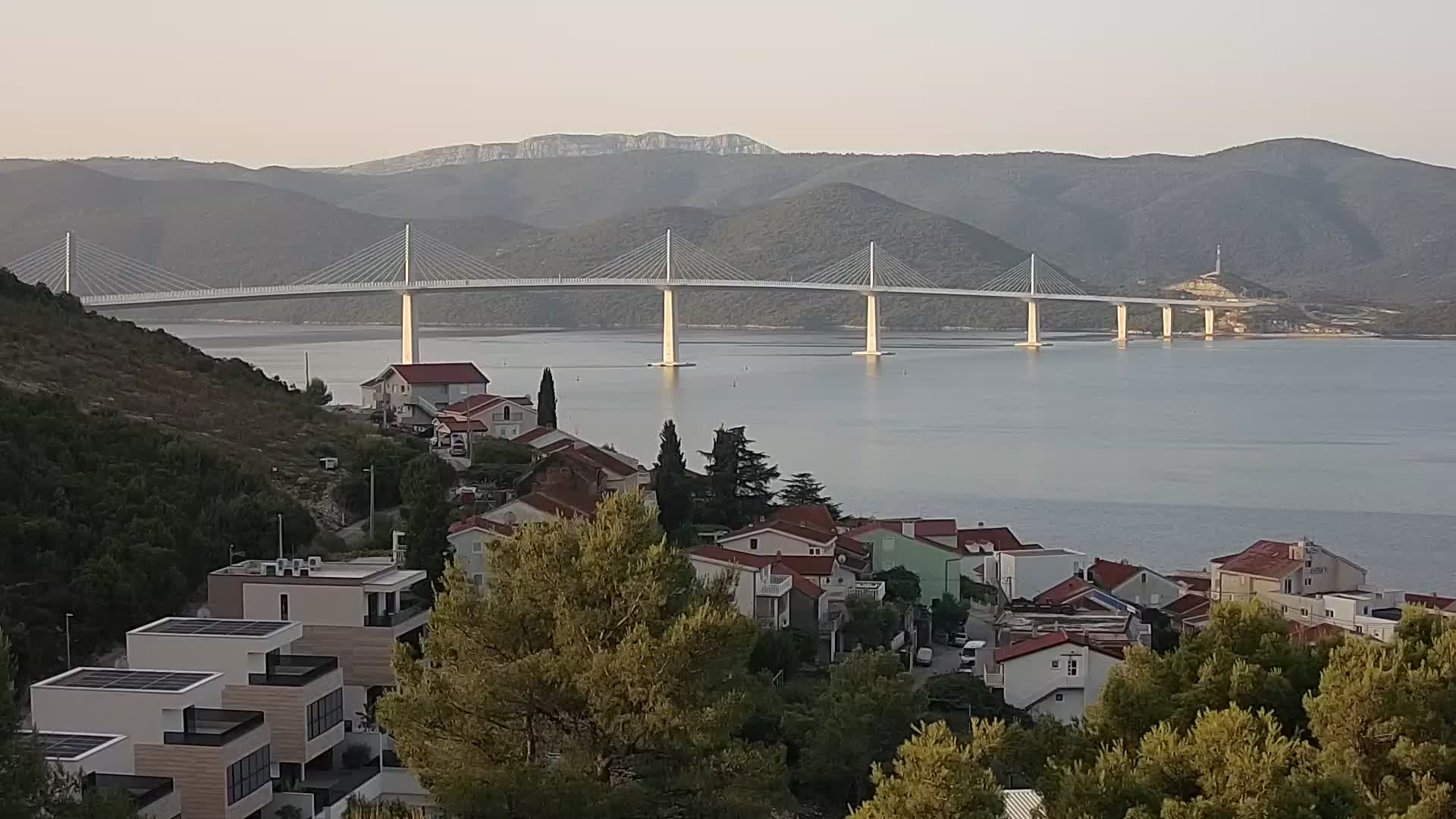 Webcam building Pelješac bridge