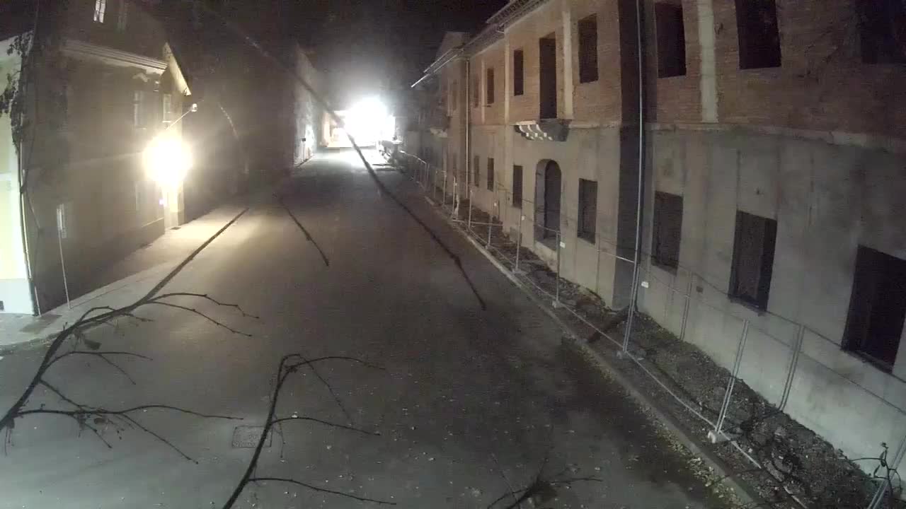 Petrinja ristrutturazione del liceo e dell’amministrazione comunale dopo il terremoto – Live cam Croazia