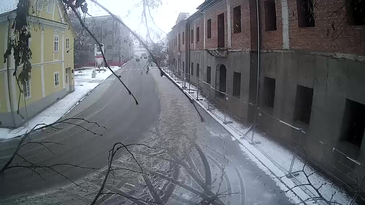 Petrinja ristrutturazione del liceo e dell’amministrazione comunale dopo il terremoto – Live cam Croazia