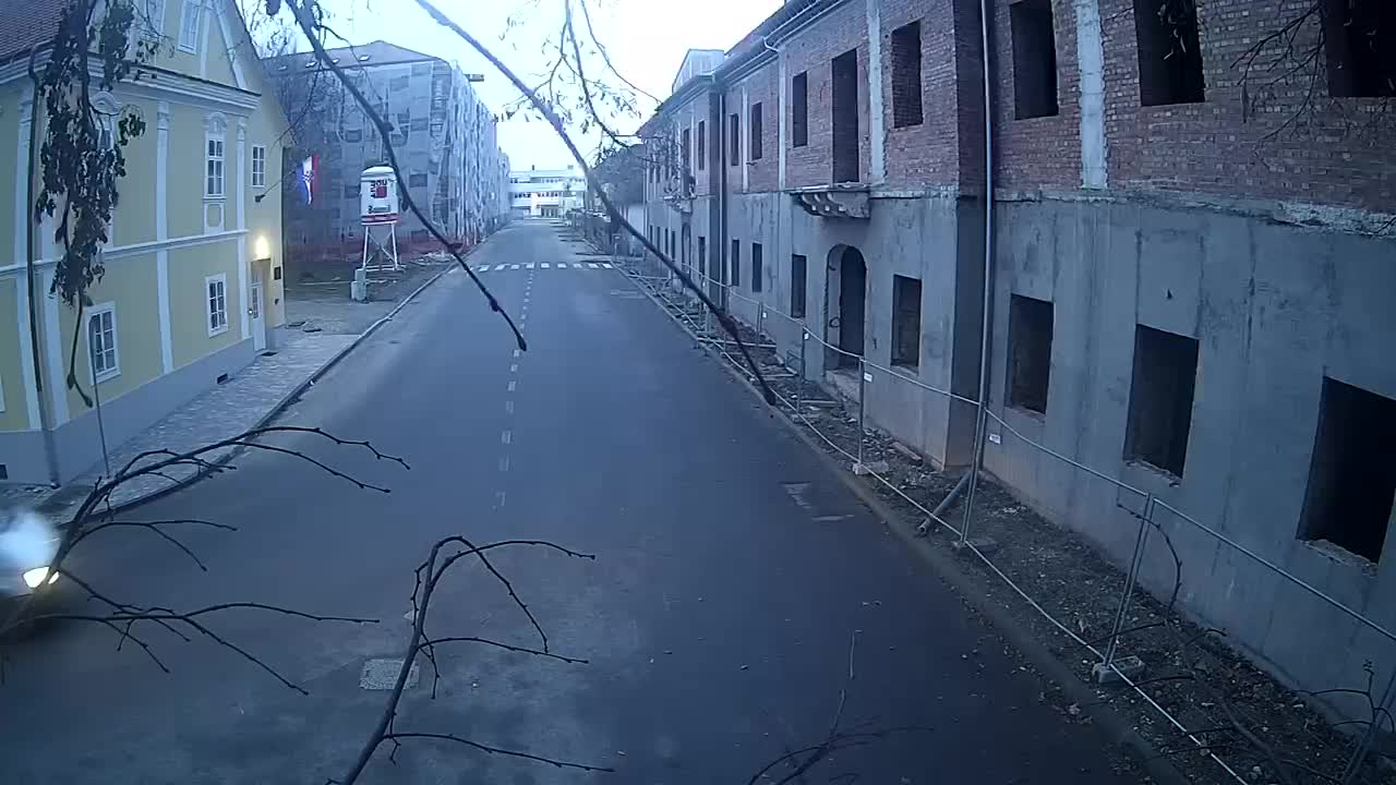 Renovación de Petrinja de la escuela secundaria y la administración de la ciudad después del terremoto – Live cam Croacia