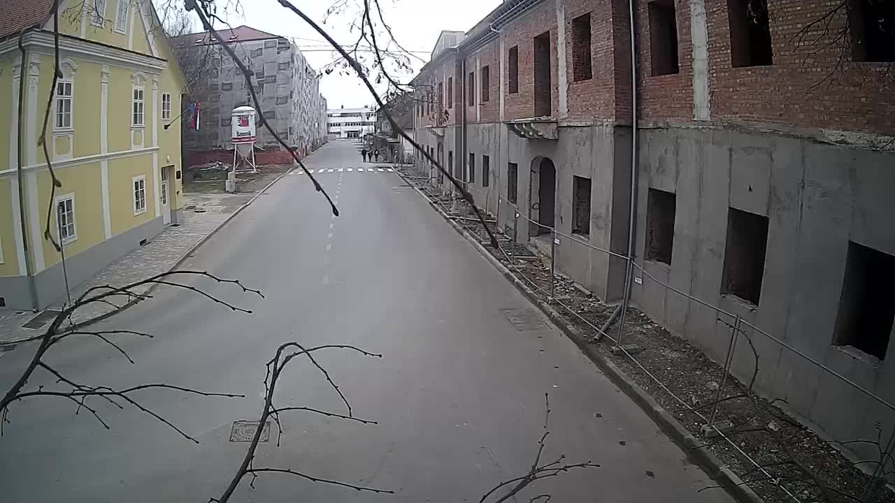 Renovación de Petrinja de la escuela secundaria y la administración de la ciudad después del terremoto – Live cam Croacia