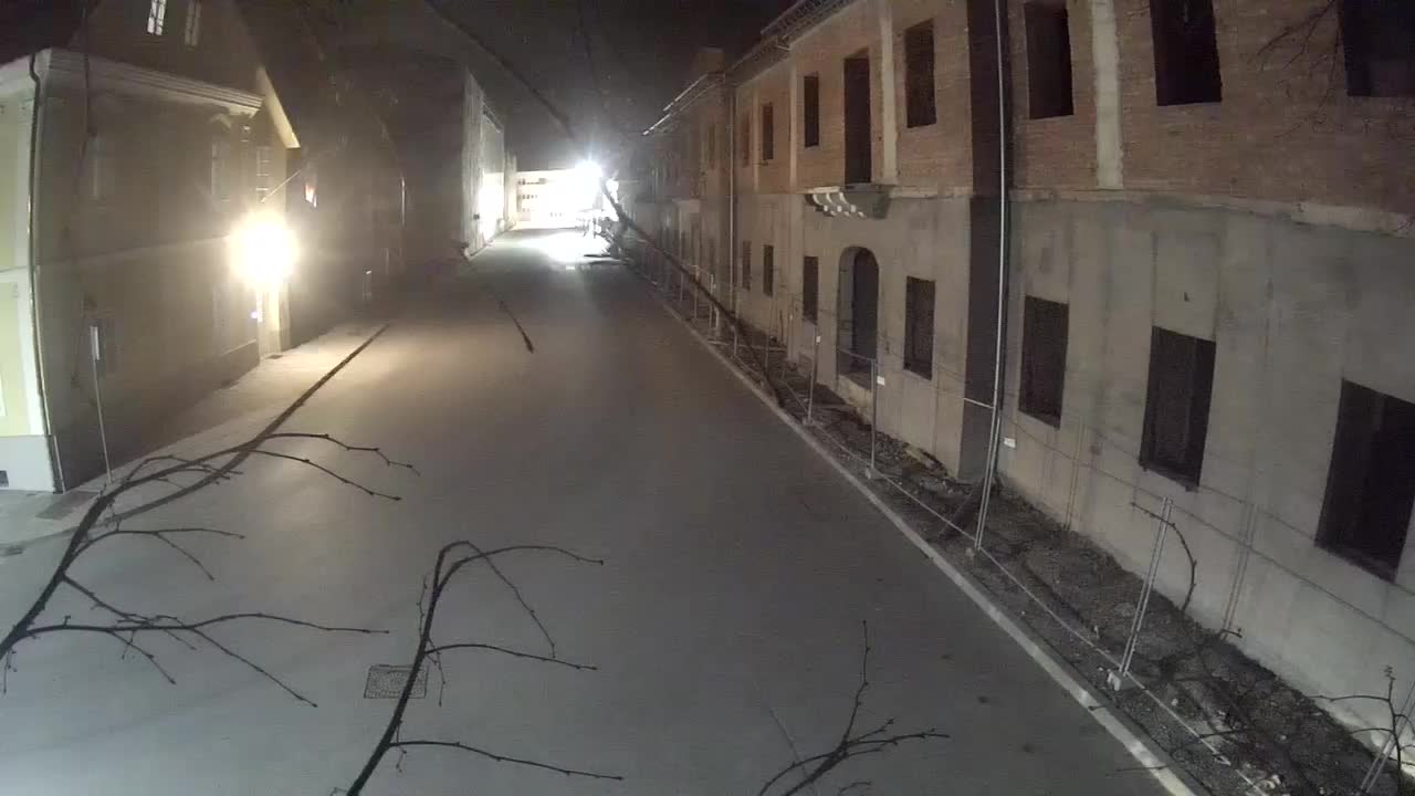 Petrinja ristrutturazione del liceo e dell’amministrazione comunale dopo il terremoto – Live cam Croazia