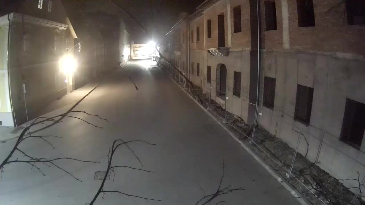 Renovación de Petrinja de la escuela secundaria y la administración de la ciudad después del terremoto – Live cam Croacia