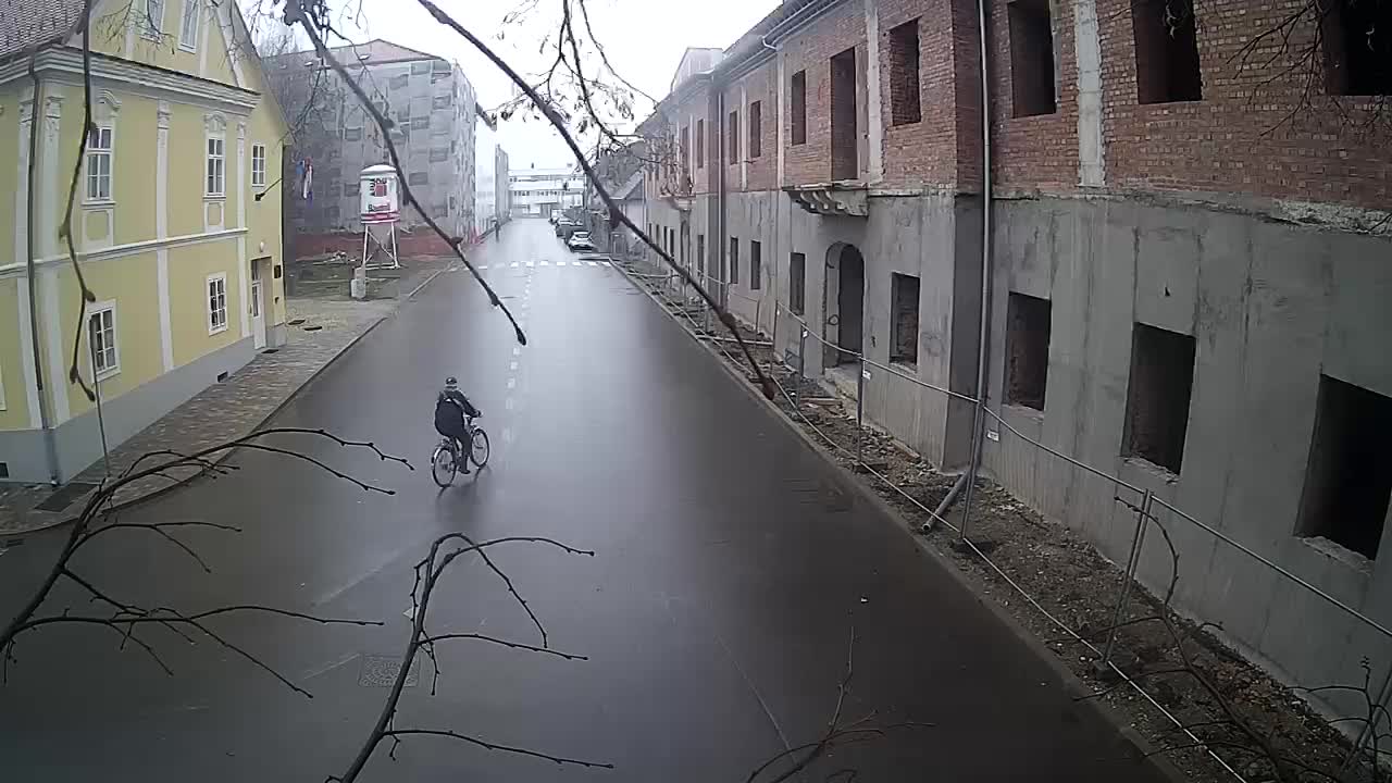 Petrinja ristrutturazione del liceo e dell’amministrazione comunale dopo il terremoto – Live cam Croazia