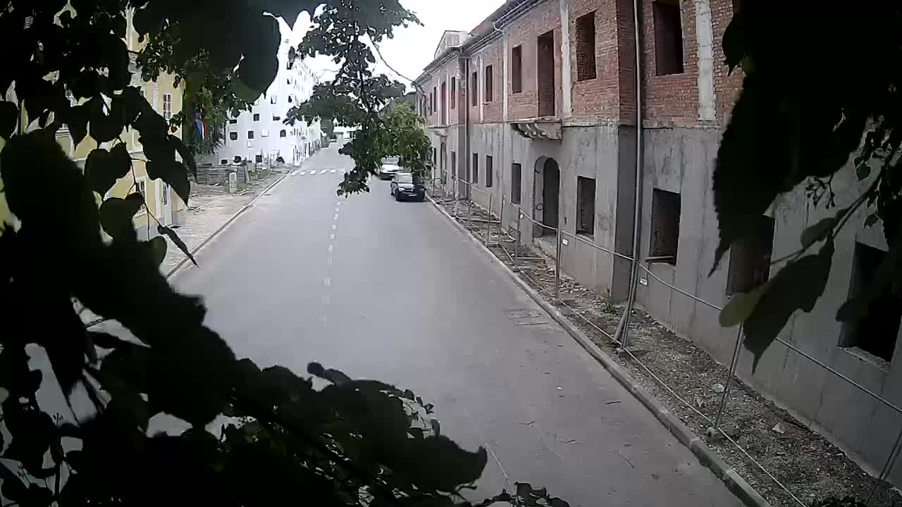 Renovación de Petrinja de la escuela secundaria y la administración de la ciudad después del terremoto – Live cam Croacia