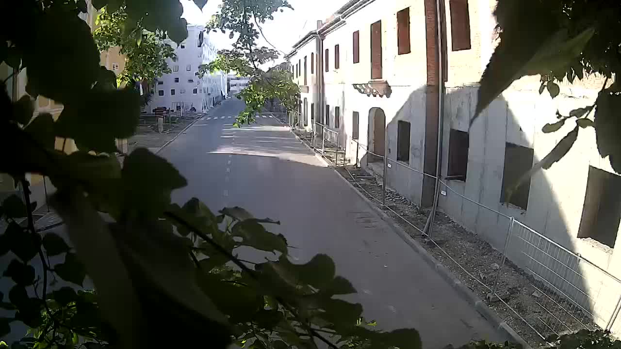 Renovación de Petrinja de la escuela secundaria y la administración de la ciudad después del terremoto – Live cam Croacia