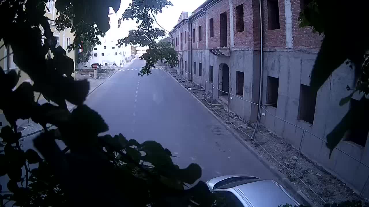 Renovación de Petrinja de la escuela secundaria y la administración de la ciudad después del terremoto – Live cam Croacia