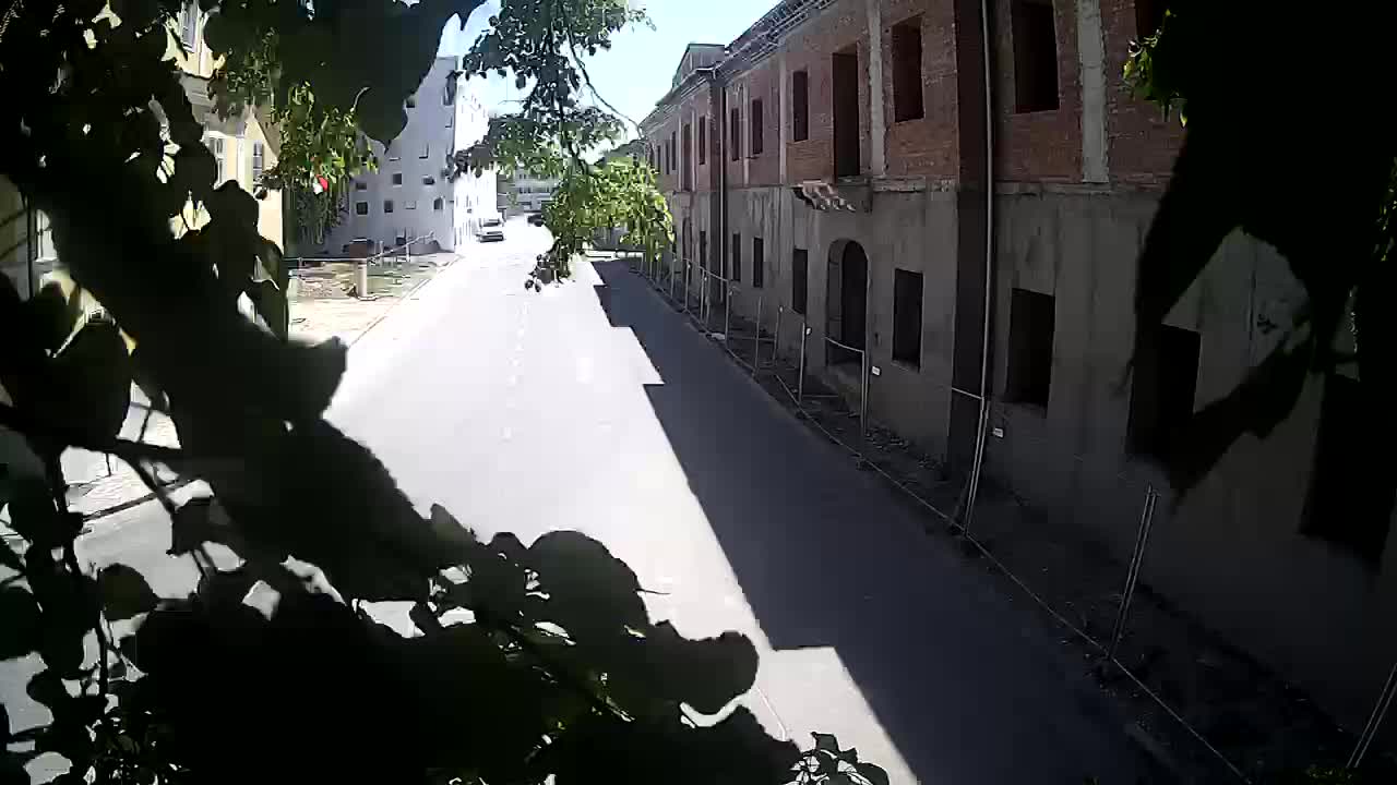 Petrinja ristrutturazione del liceo e dell’amministrazione comunale dopo il terremoto – Live cam Croazia