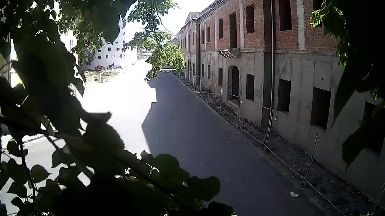 Petrinja ristrutturazione del liceo e dell’amministrazione comunale dopo il terremoto – Live cam Croazia