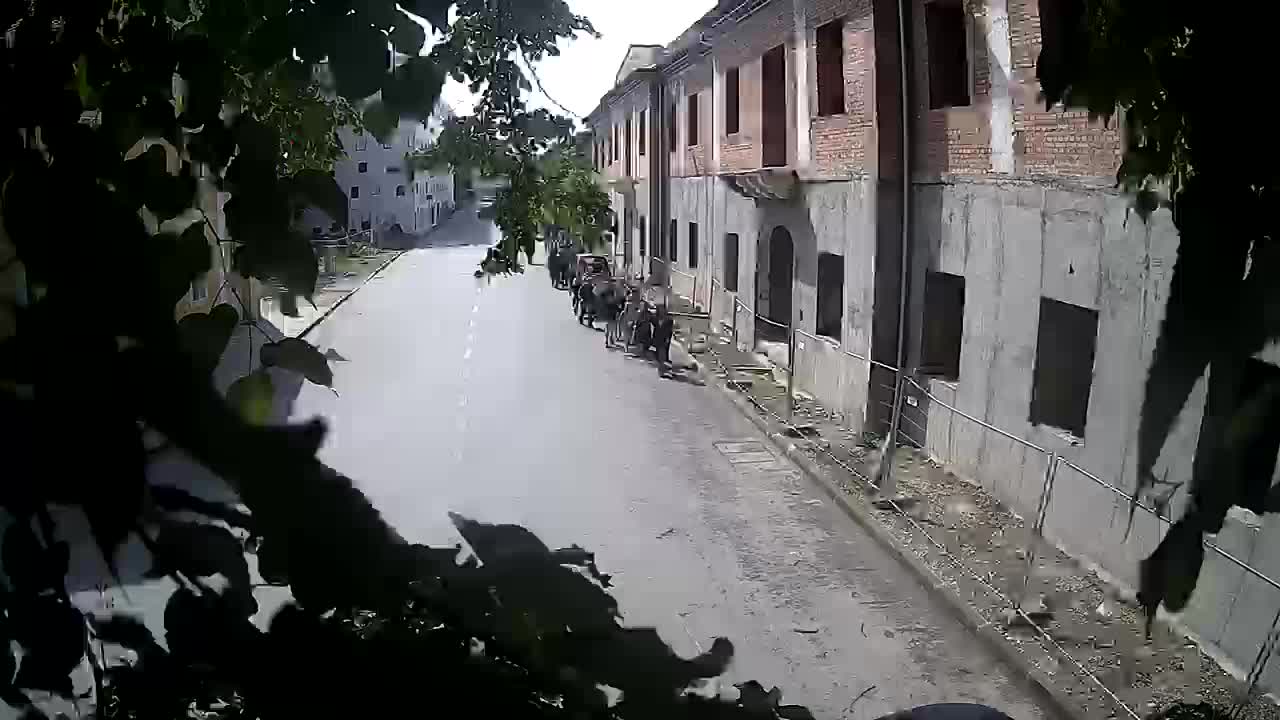 Renovación de Petrinja de la escuela secundaria y la administración de la ciudad después del terremoto – Live cam Croacia