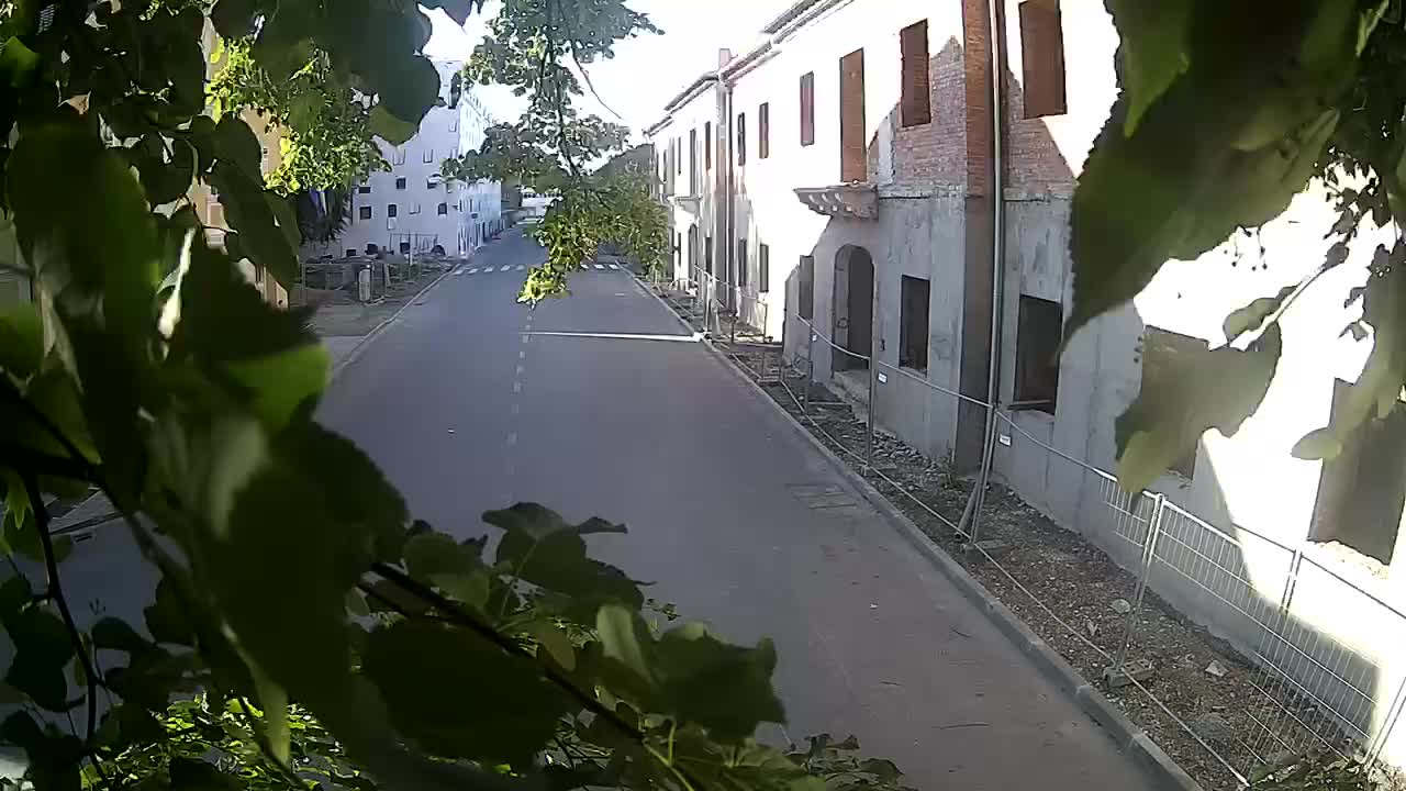 Petrinja ristrutturazione del liceo e dell’amministrazione comunale dopo il terremoto – Live cam Croazia