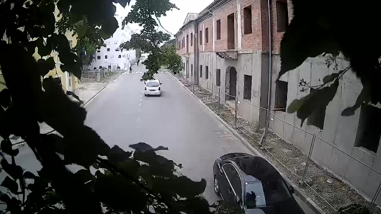 Petrinja ristrutturazione del liceo e dell’amministrazione comunale dopo il terremoto – Live cam Croazia