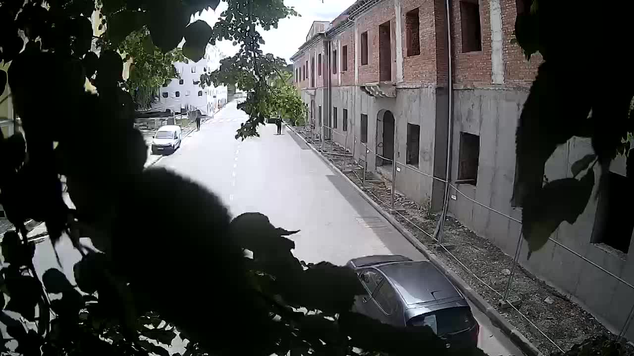 Petrinjska prenova srednje šole in mestne uprave po potresu – Kamere v živo Hrvaška