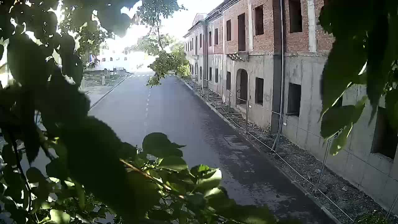 Renovación de Petrinja de la escuela secundaria y la administración de la ciudad después del terremoto – Live cam Croacia