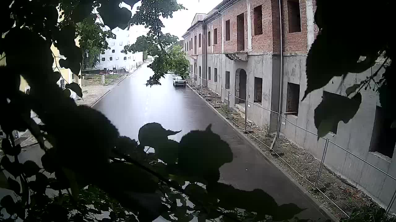 Petrinjska prenova srednje šole in mestne uprave po potresu – Kamere v živo Hrvaška