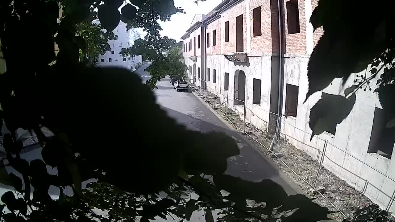 Petrinja ristrutturazione del liceo e dell’amministrazione comunale dopo il terremoto – Live cam Croazia