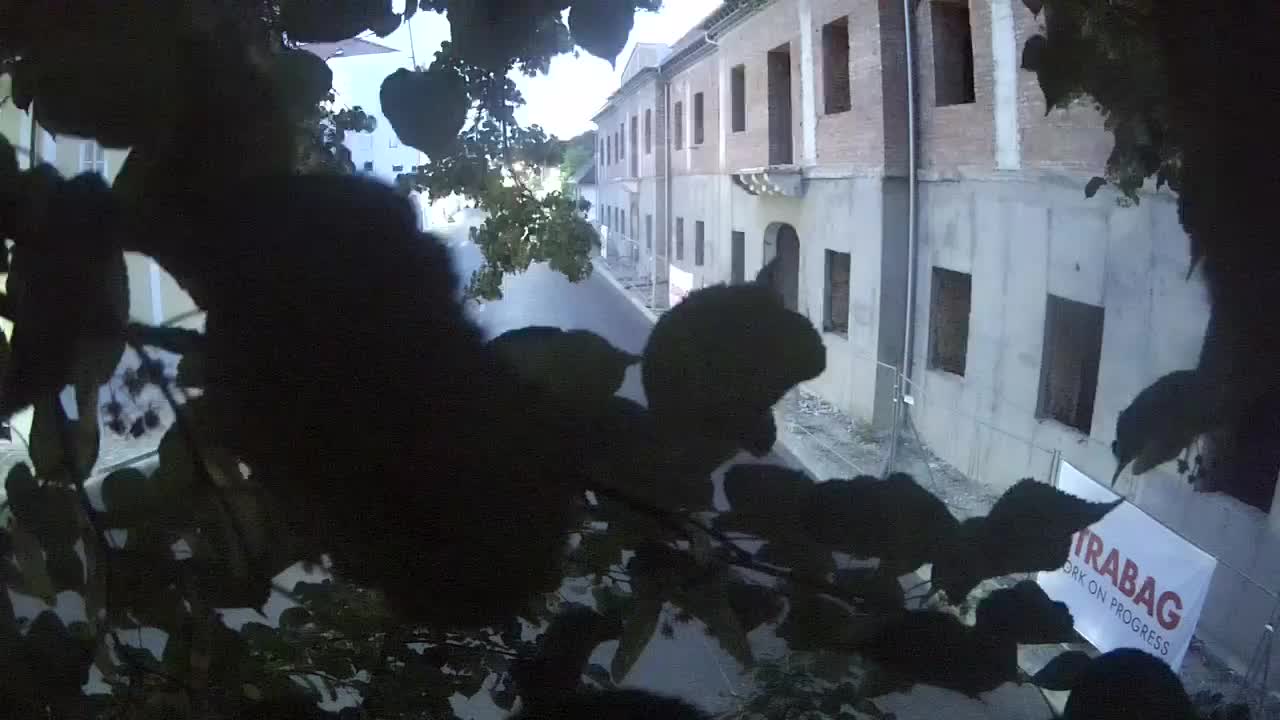 Petrinja ristrutturazione del liceo e dell’amministrazione comunale dopo il terremoto – Live cam Croazia