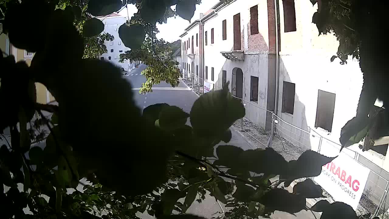 Petrinja ristrutturazione del liceo e dell’amministrazione comunale dopo il terremoto – Live cam Croazia
