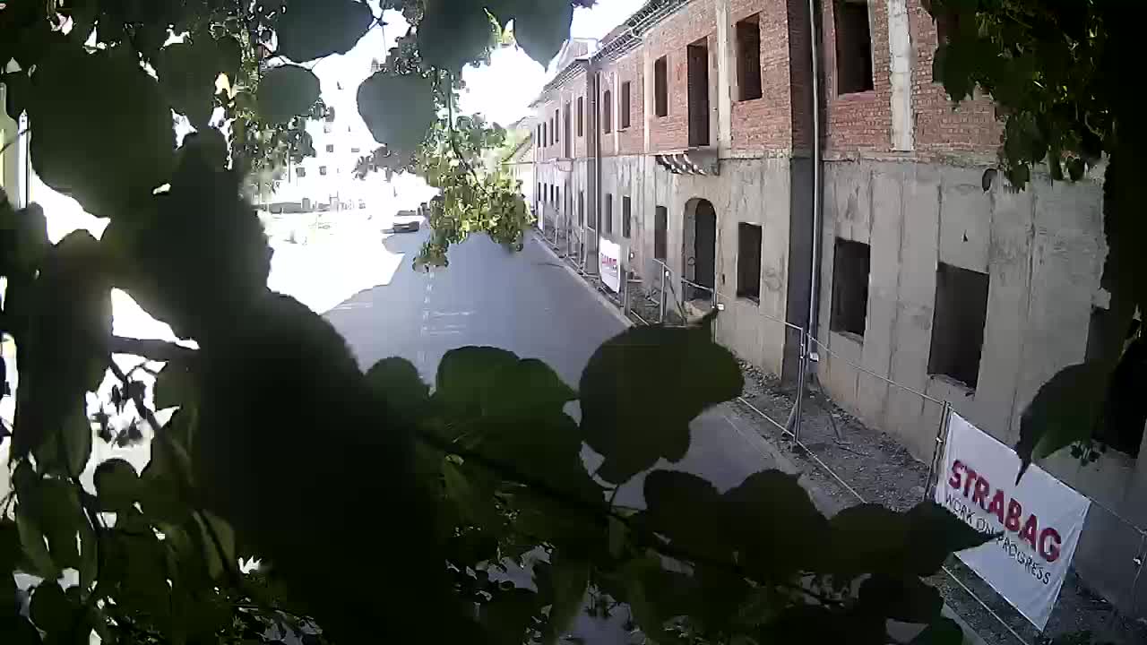 Renovación de Petrinja de la escuela secundaria y la administración de la ciudad después del terremoto – Live cam Croacia