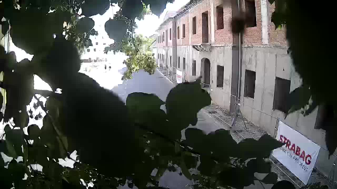 Petrinjska prenova srednje šole in mestne uprave po potresu – Kamere v živo Hrvaška