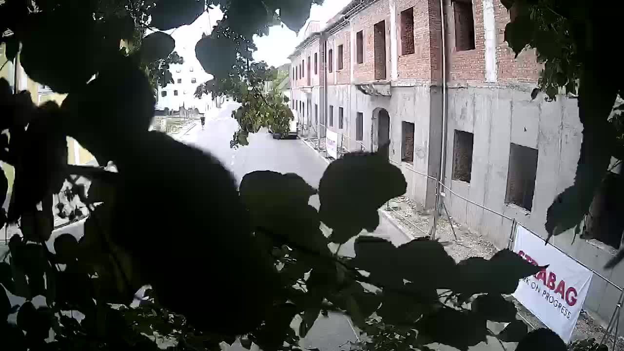 Petrinja ristrutturazione del liceo e dell’amministrazione comunale dopo il terremoto – Live cam Croazia