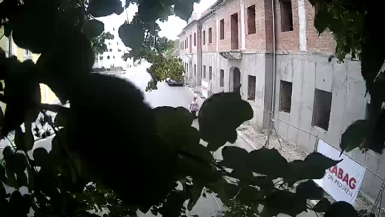 Petrinja ristrutturazione del liceo e dell’amministrazione comunale dopo il terremoto – Live cam Croazia