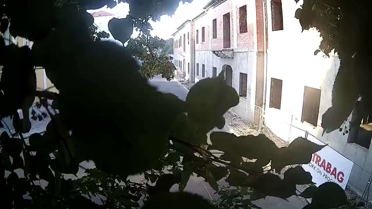 Petrinja ristrutturazione del liceo e dell’amministrazione comunale dopo il terremoto – Live cam Croazia