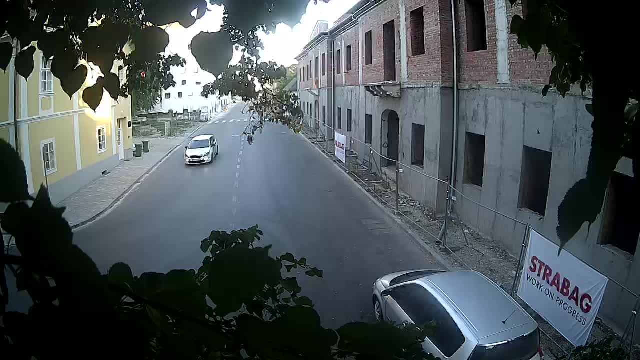 Petrinja ristrutturazione del liceo e dell’amministrazione comunale dopo il terremoto – Live cam Croazia