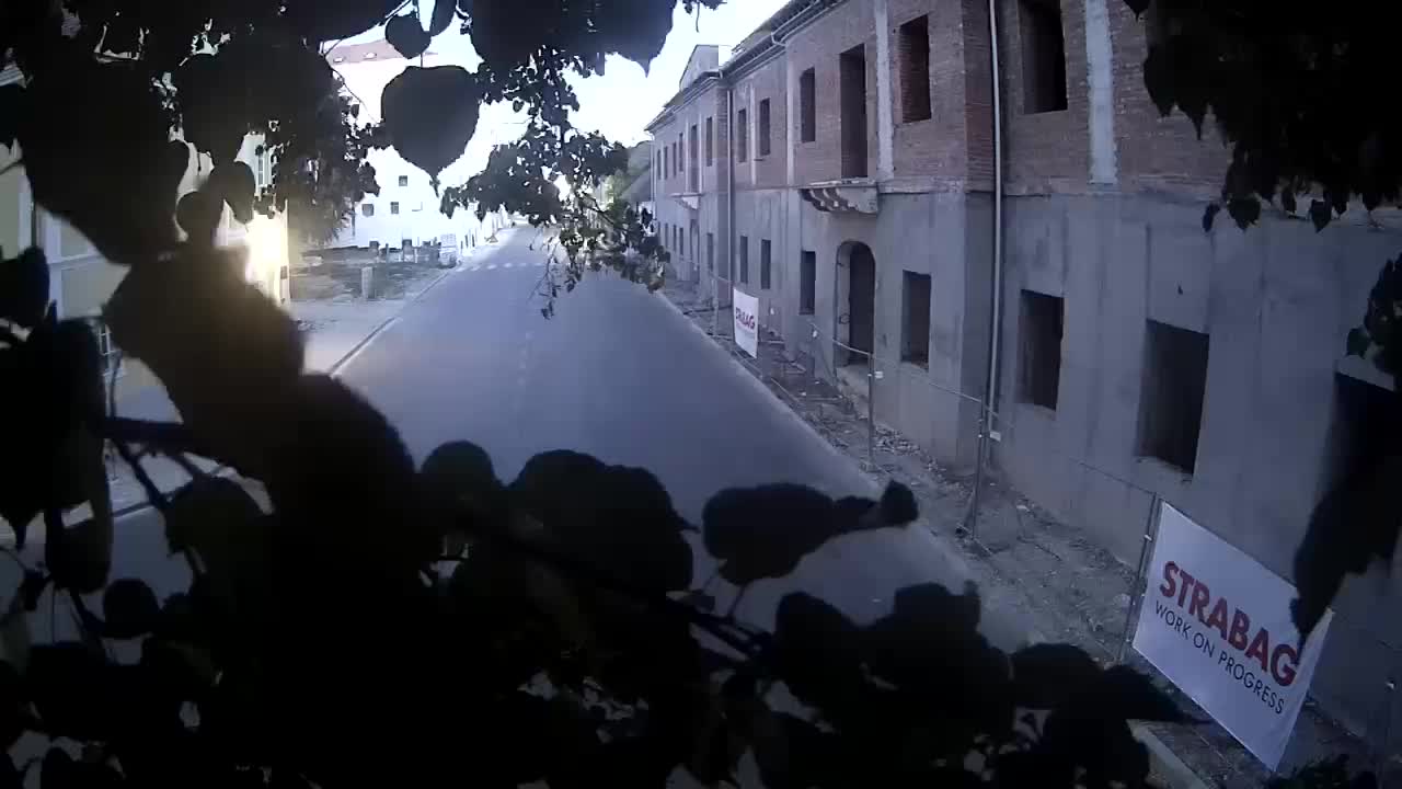 Petrinja ristrutturazione del liceo e dell’amministrazione comunale dopo il terremoto – Live cam Croazia