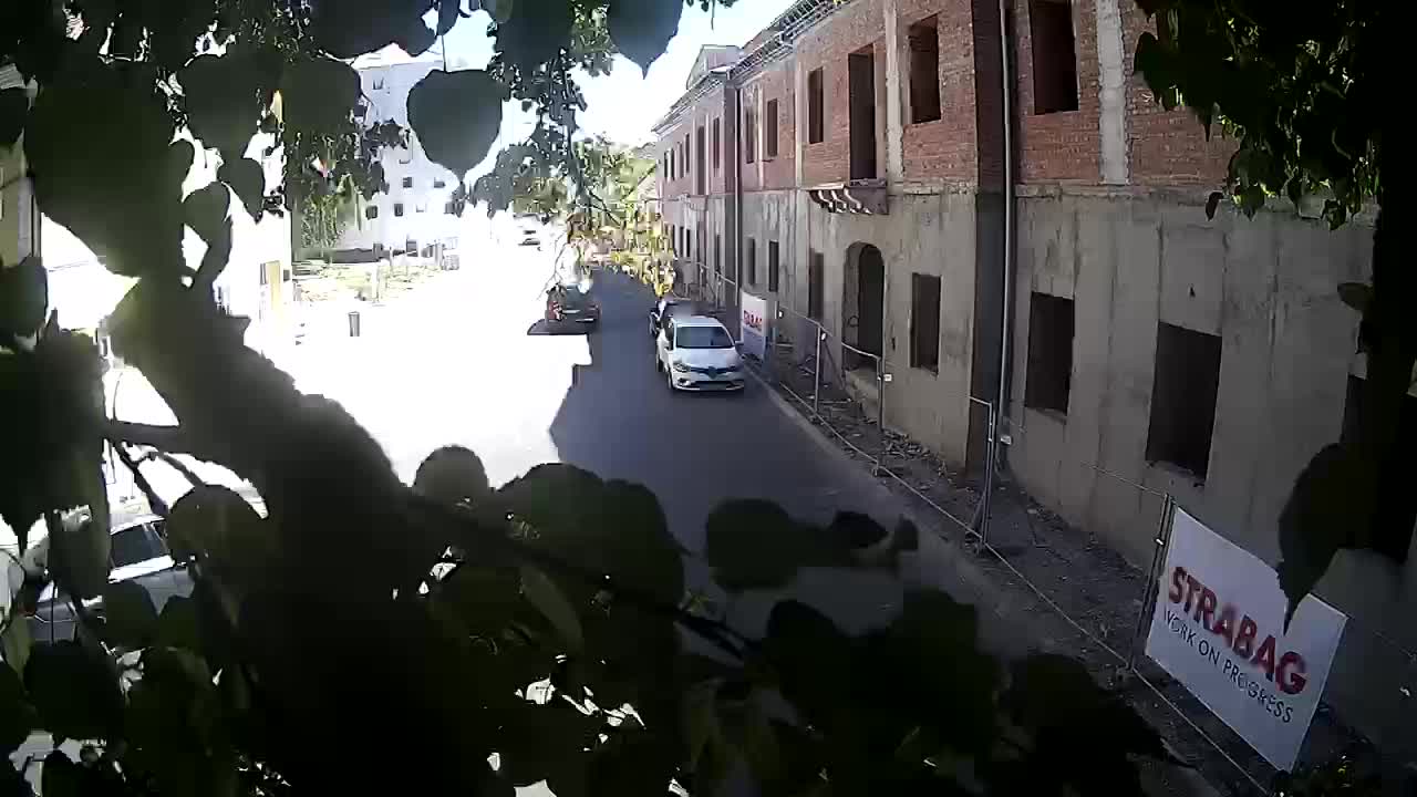 Petrinja Renovierung der High School und Stadtverwaltung nach dem Erdbeben – Live Cam Kroatien