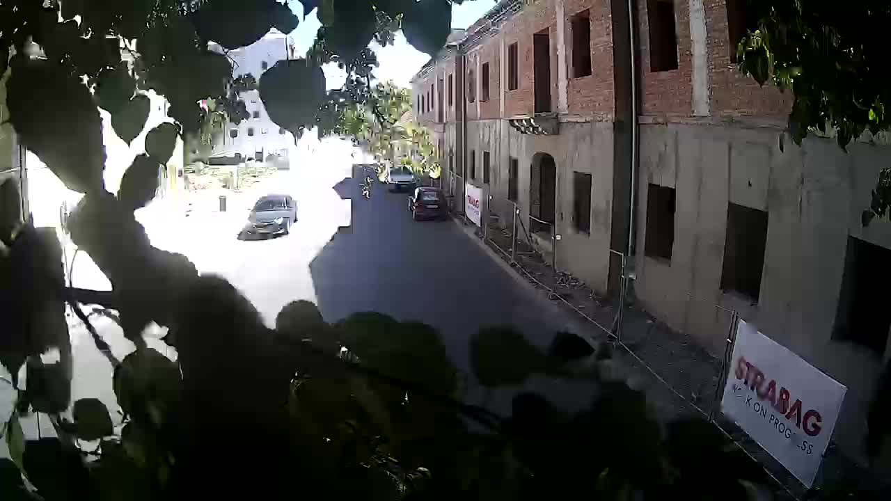 Renovación de Petrinja de la escuela secundaria y la administración de la ciudad después del terremoto – Live cam Croacia