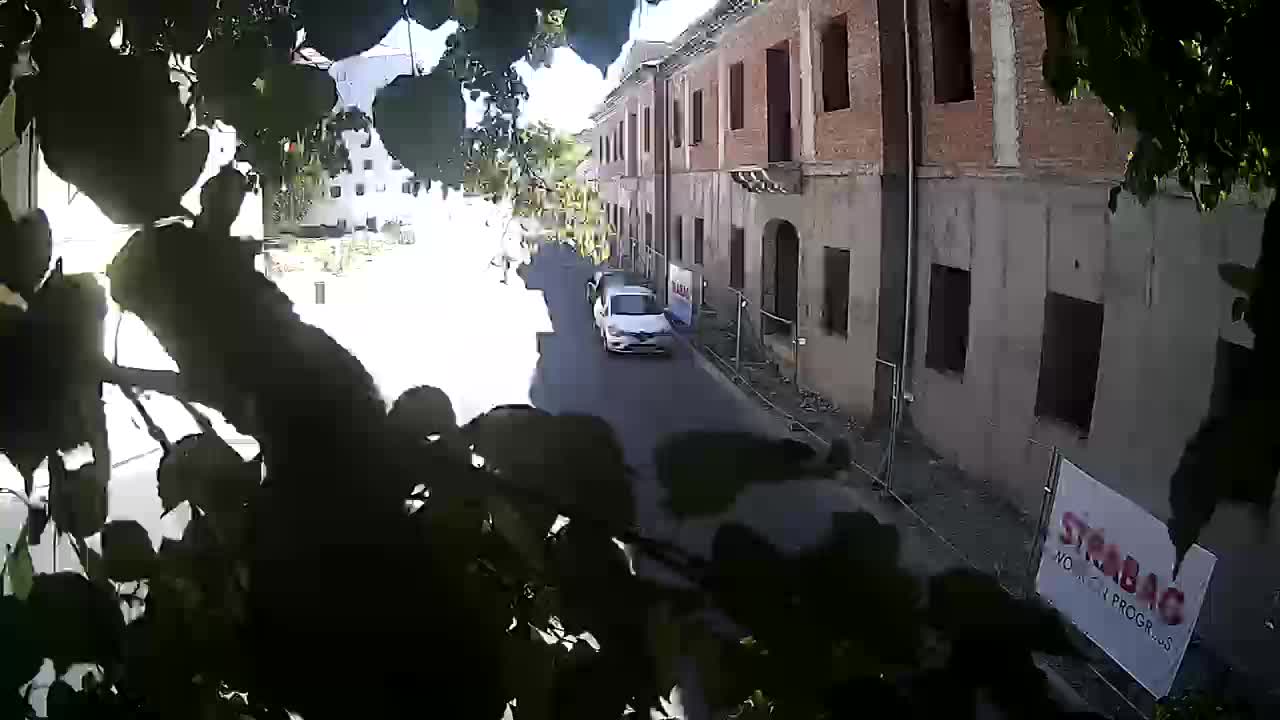 Renovación de Petrinja de la escuela secundaria y la administración de la ciudad después del terremoto – Live cam Croacia