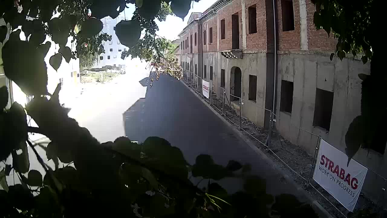 Renovación de Petrinja de la escuela secundaria y la administración de la ciudad después del terremoto – Live cam Croacia