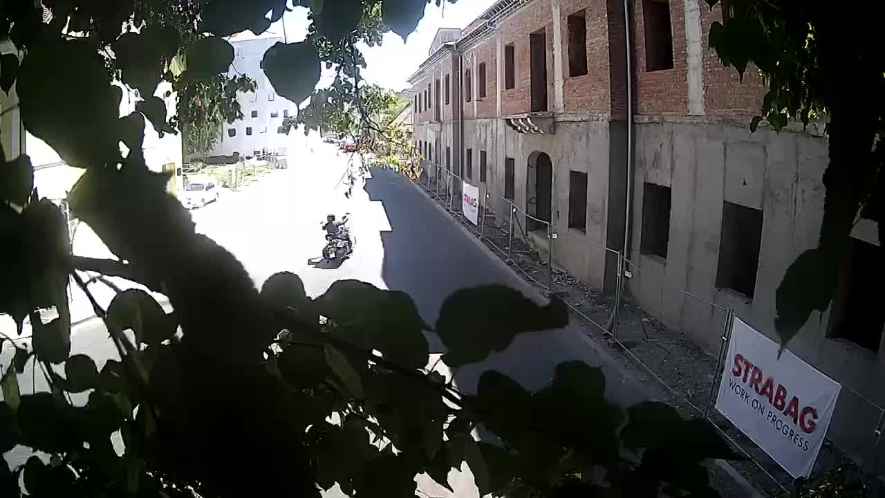Petrinja ristrutturazione del liceo e dell’amministrazione comunale dopo il terremoto – Live cam Croazia