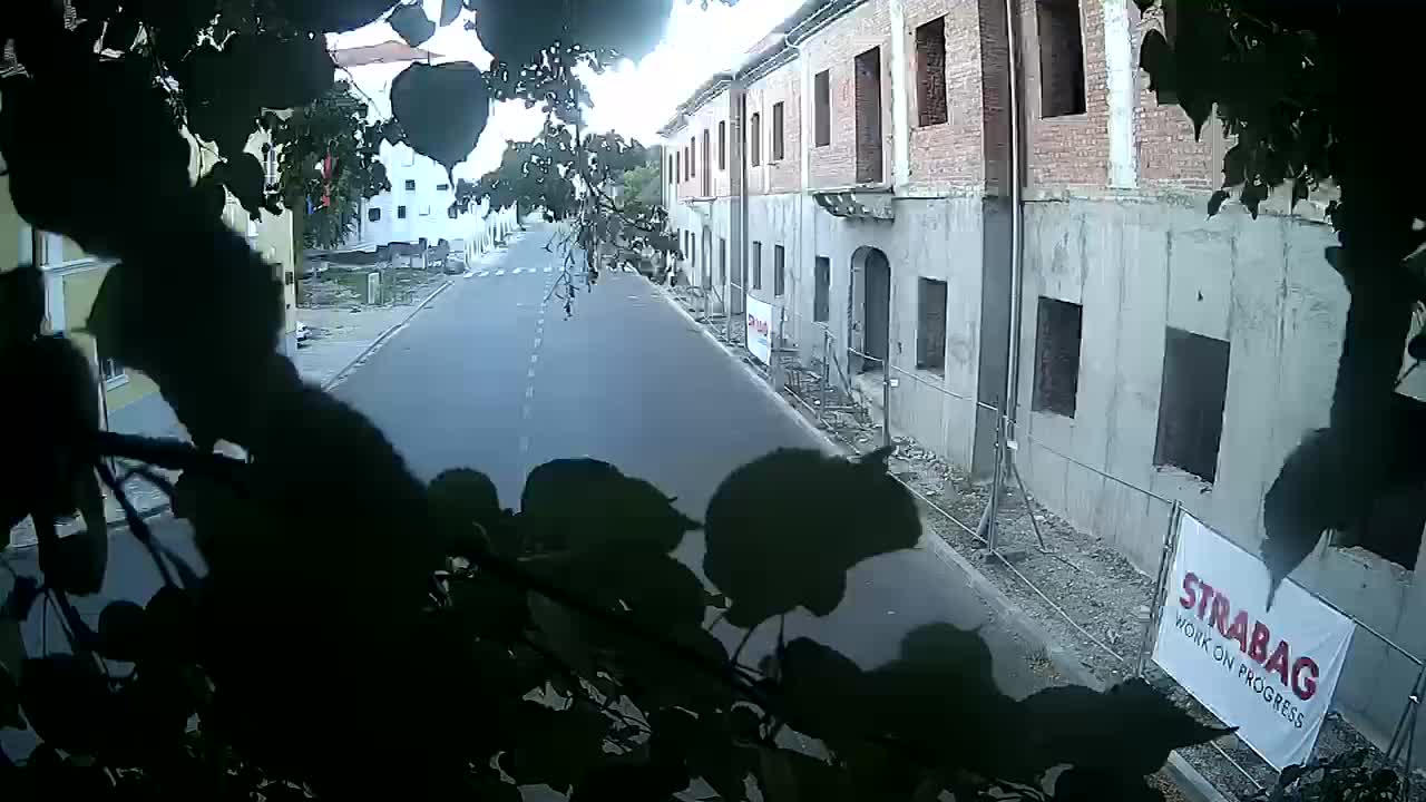Renovación de Petrinja de la escuela secundaria y la administración de la ciudad después del terremoto – Live cam Croacia