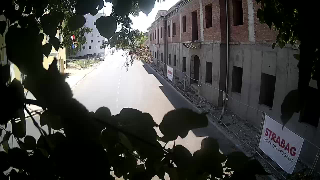 Renovación de Petrinja de la escuela secundaria y la administración de la ciudad después del terremoto – Live cam Croacia