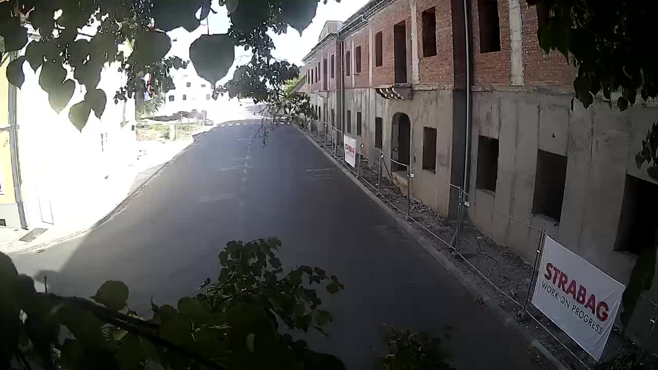 Renovación de Petrinja de la escuela secundaria y la administración de la ciudad después del terremoto – Live cam Croacia
