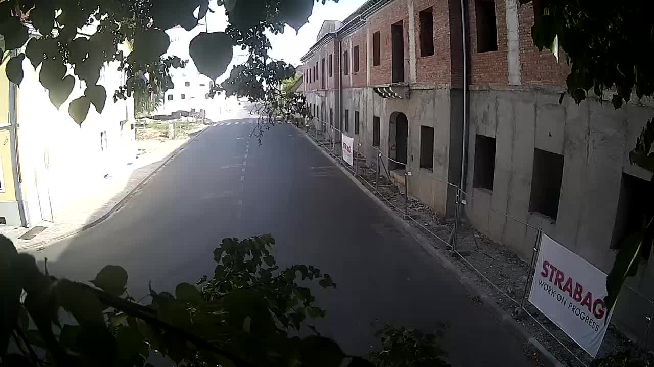 Renovación de Petrinja de la escuela secundaria y la administración de la ciudad después del terremoto – Live cam Croacia