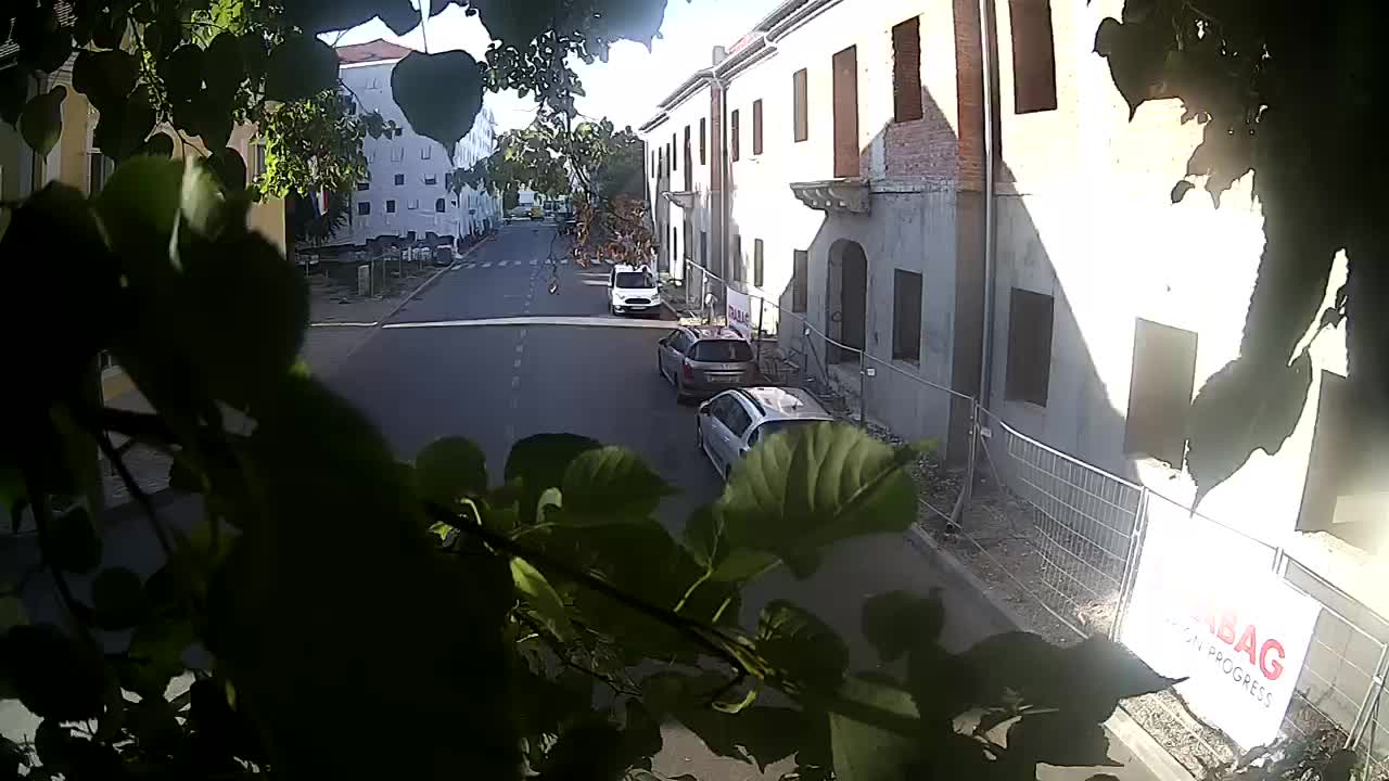 Petrinja Renovierung der High School und Stadtverwaltung nach dem Erdbeben – Live Cam Kroatien