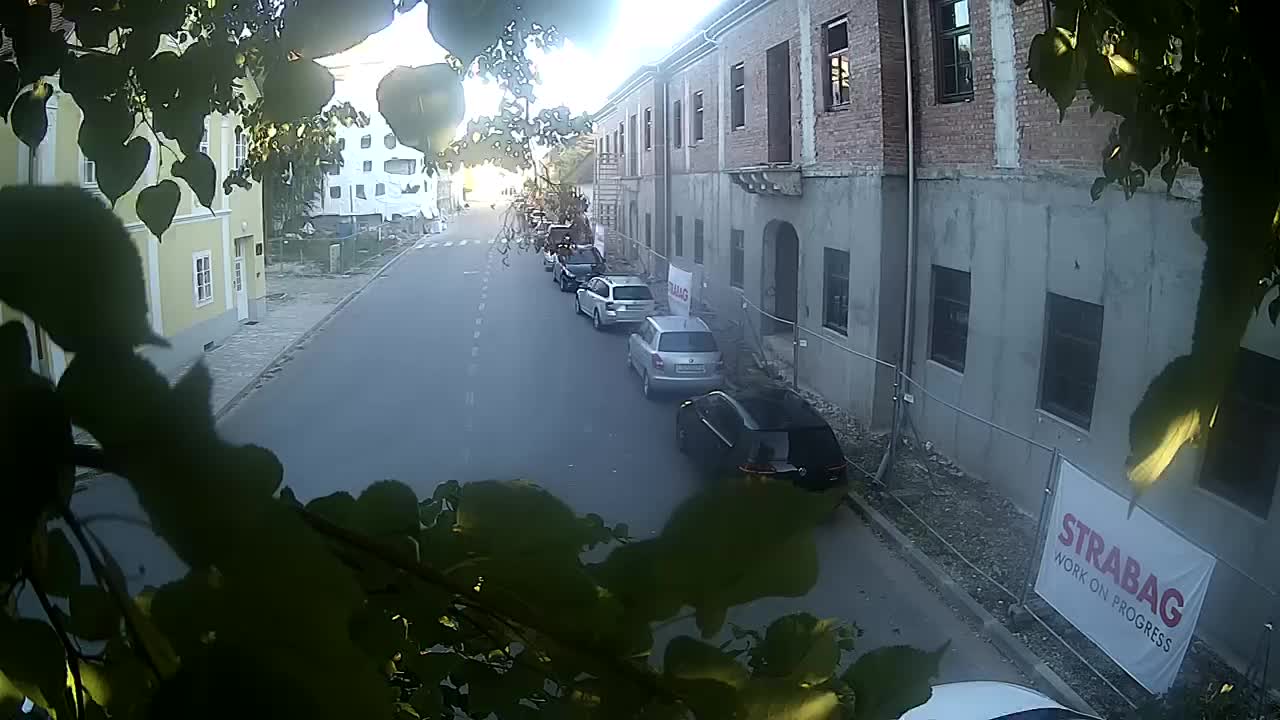 Petrinjska prenova srednje šole in mestne uprave po potresu – Kamere v živo Hrvaška
