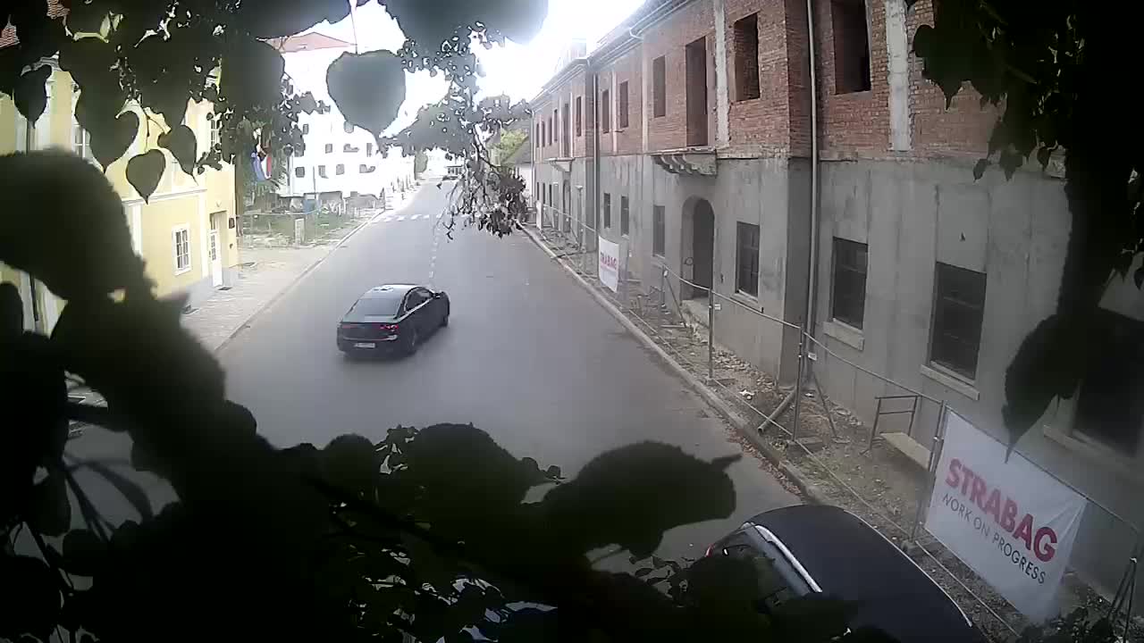 Petrinja ristrutturazione del liceo e dell’amministrazione comunale dopo il terremoto – Live cam Croazia