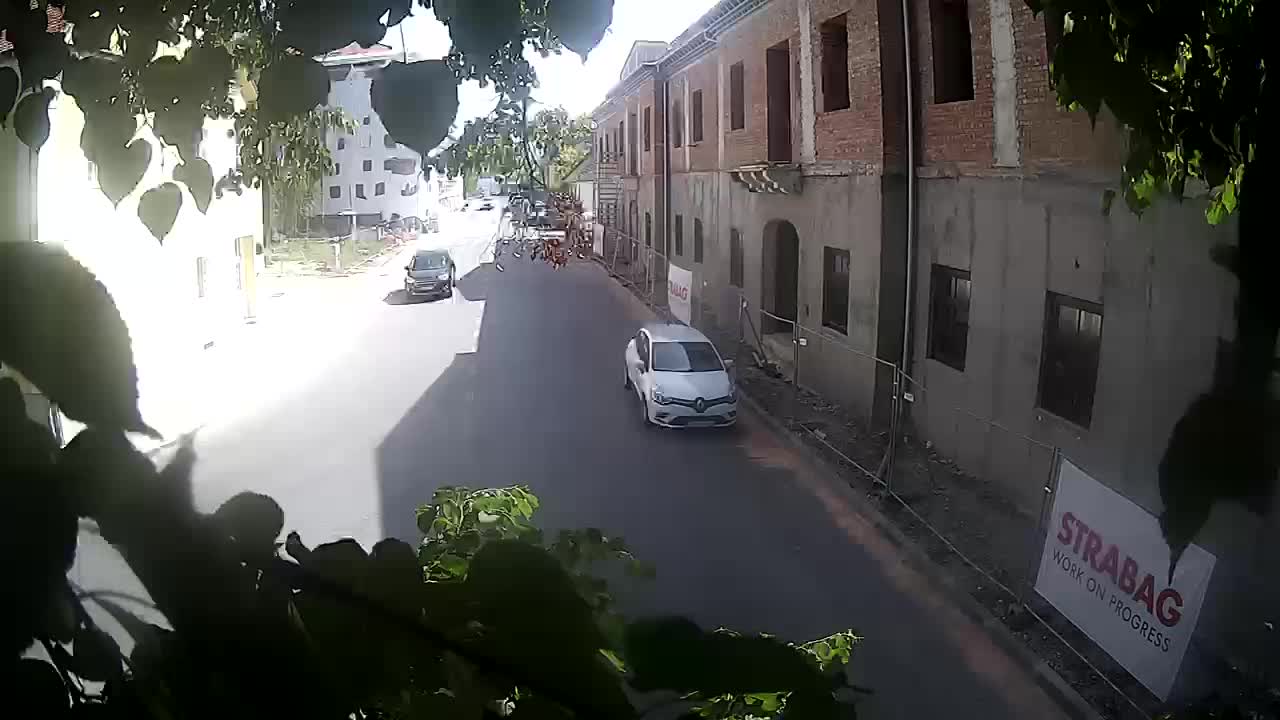 Renovación de Petrinja de la escuela secundaria y la administración de la ciudad después del terremoto – Live cam Croacia