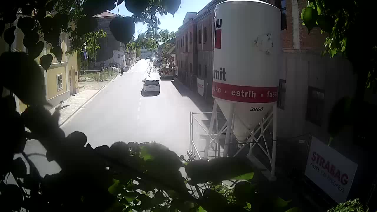 Renovación de Petrinja de la escuela secundaria y la administración de la ciudad después del terremoto – Live cam Croacia