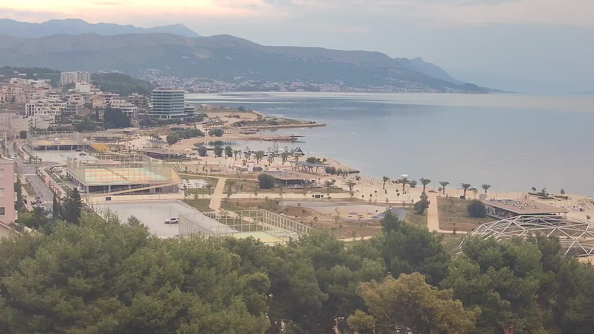 Plaža Žnjan in športni objekti – Split
