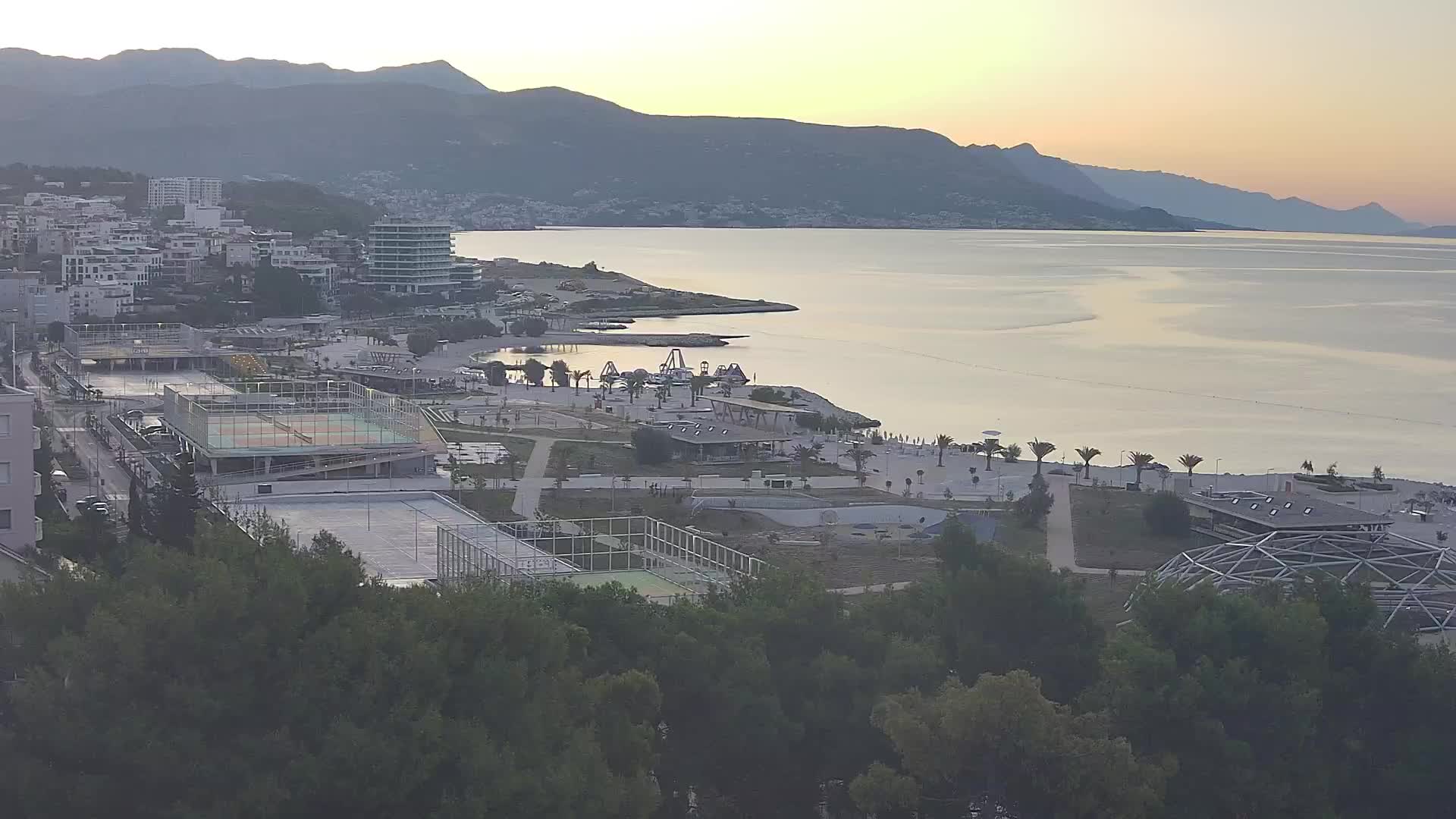 Plaža Žnjan in športni objekti – Split