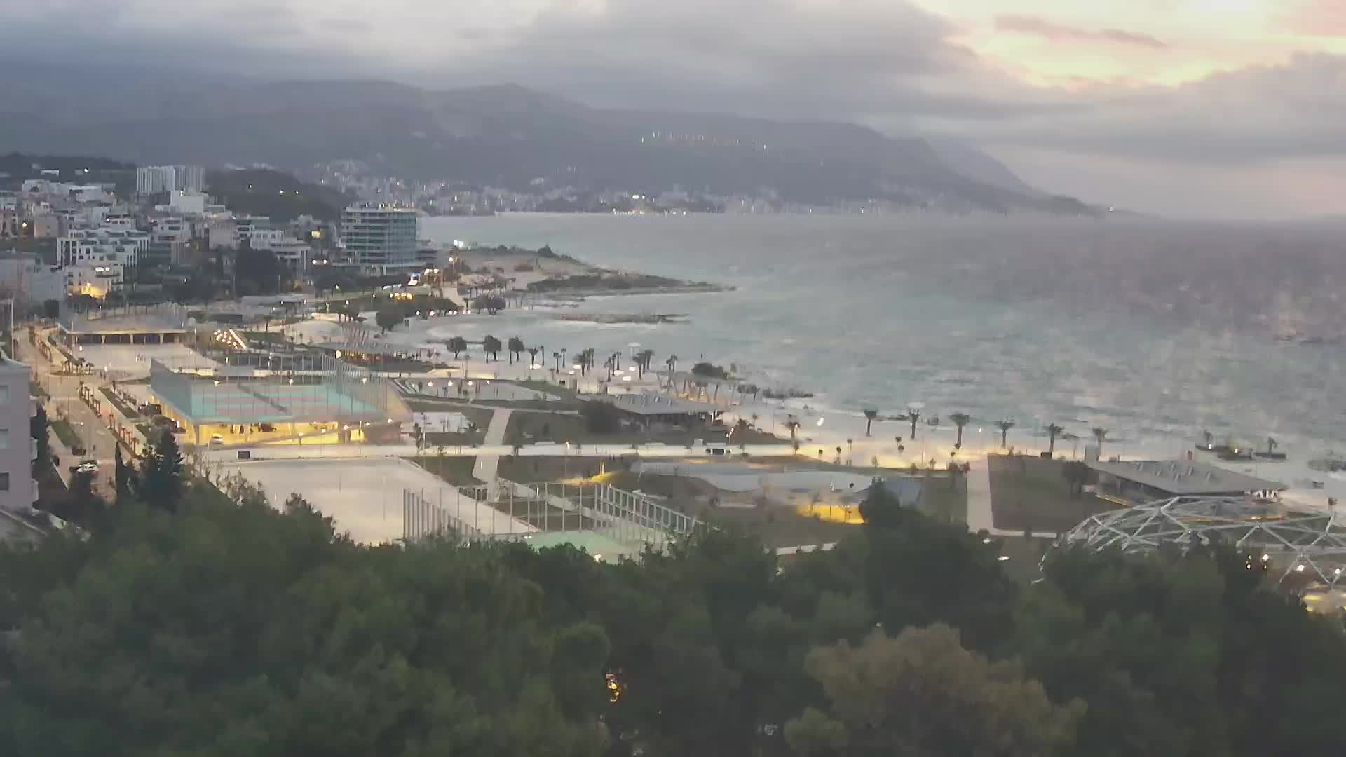 Plaža Žnjan in športni objekti – Split