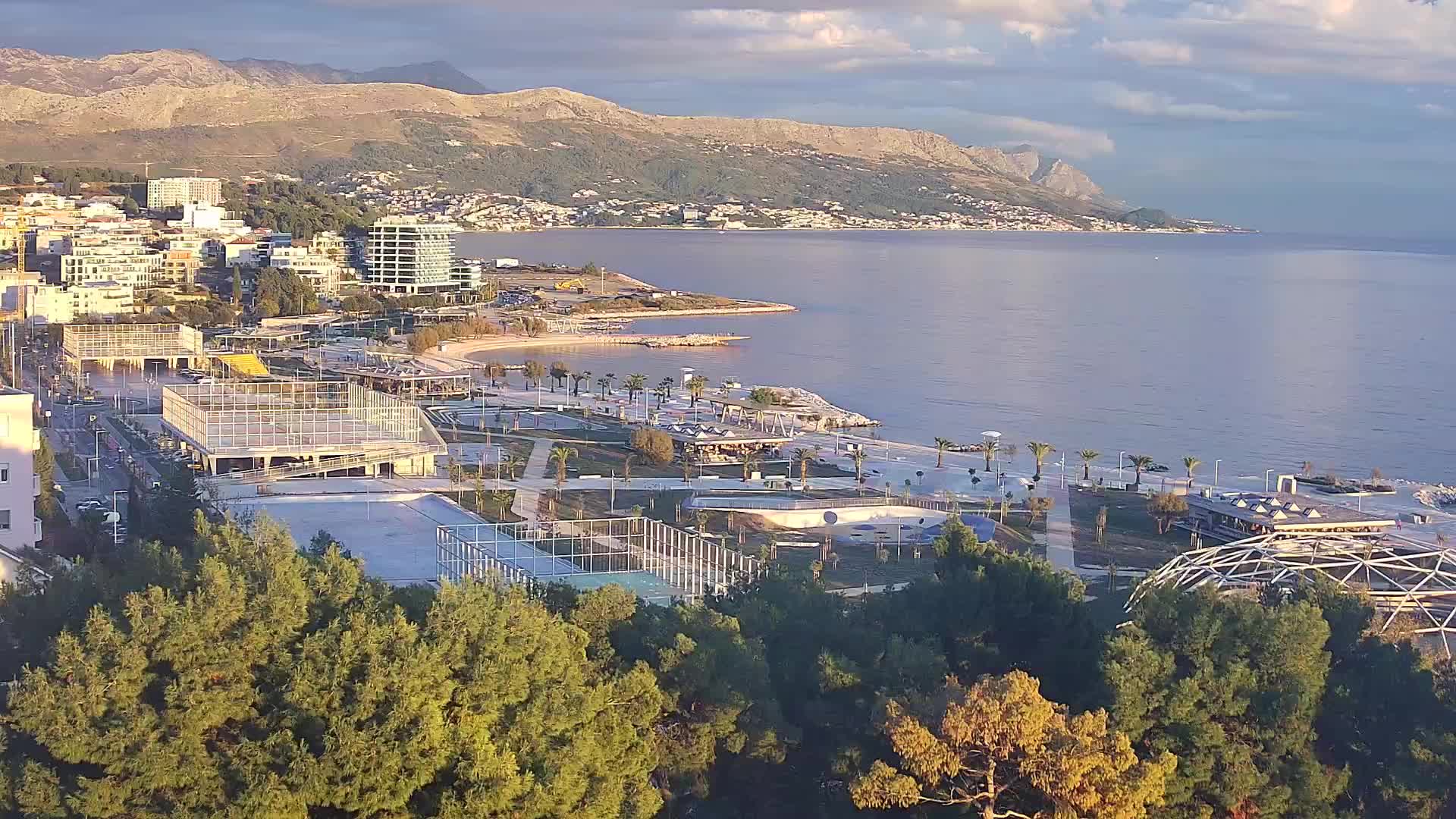Plaža Žnjan in športni objekti – Split