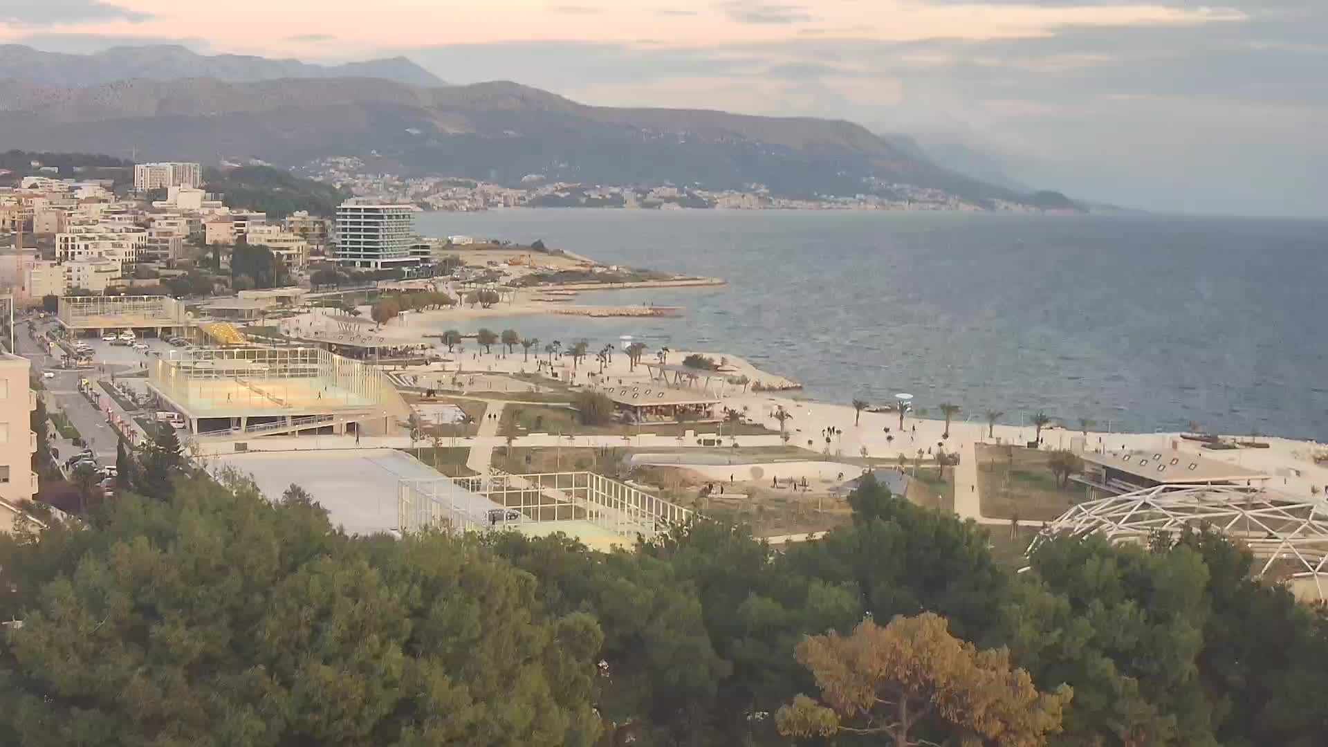 Plaža Žnjan in športni objekti – Split