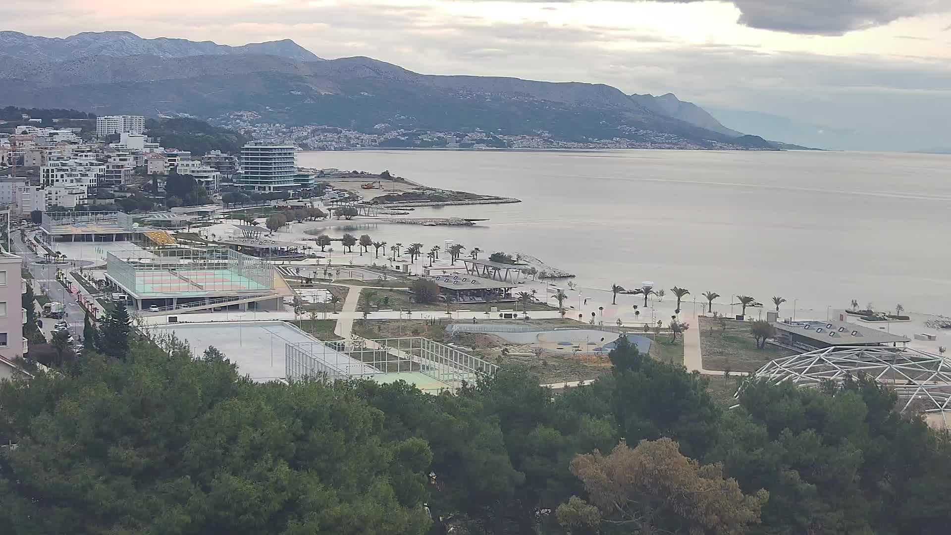Plaža Žnjan in športni objekti – Split